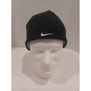 Reversible Nike Peak Swoosh Beanie Hat Black/Gray Unisex